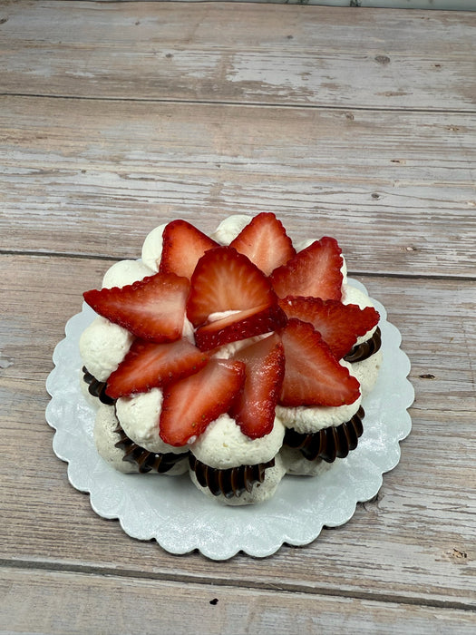 Mini Strawberry Nutella Pavlova